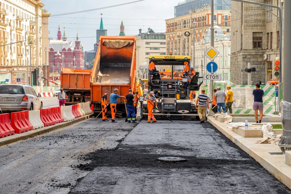 Ремонт улиц москва. ГБУ автомобильные дороги ЦАО. ГБУ автомобильные дороги ЮАО. ГБУ автомобильные дороги Южного административного округа. Антонов Денис Александрович ГБУ автомобильные дороги ЮАО.