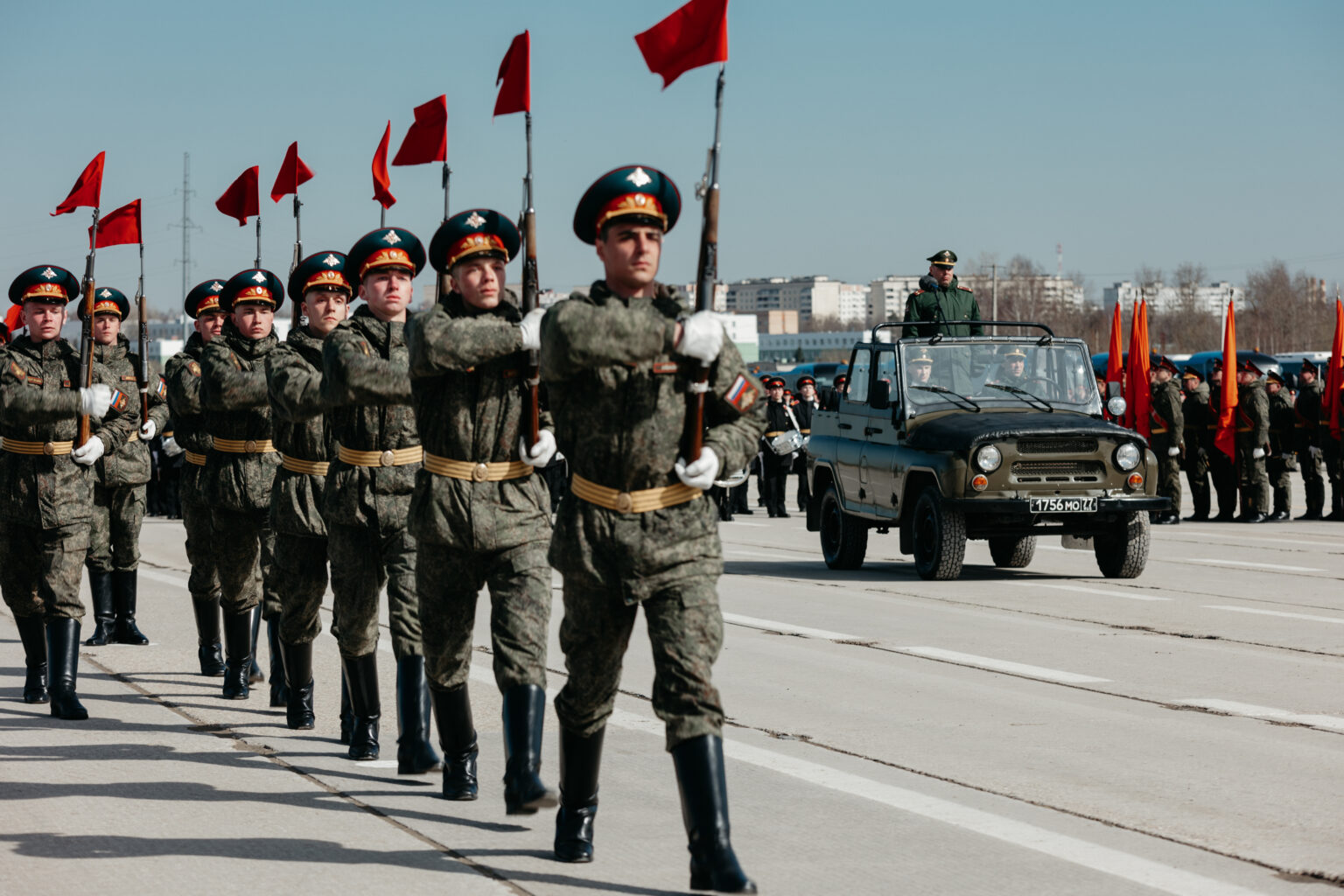 Юнармейцы ГБУ «Автомобильные дороги» посетили репетицию парада Победы